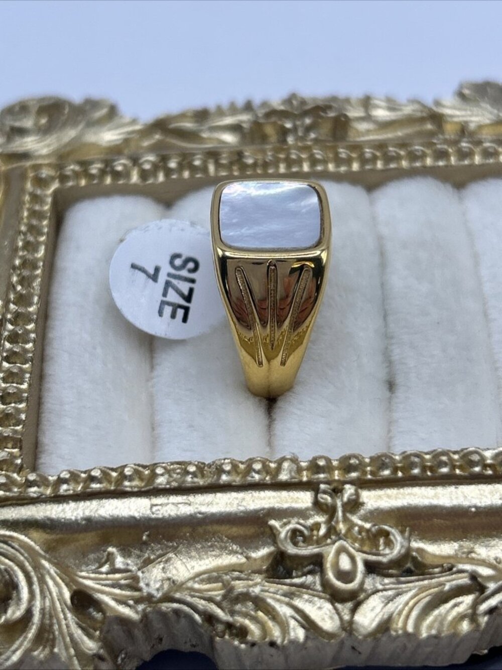 Vintage NOS Gold Tone Signet Ring Faux Mother of Pearl Size 7 Unisex Jewelry - Picture 9 of 16